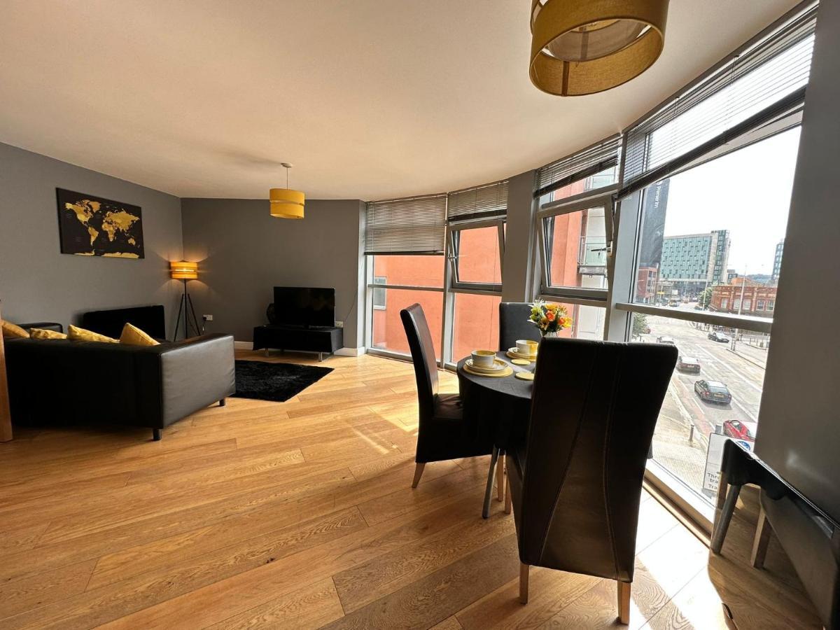 Fantastic And Modern City Centre Flat With Free Parking! Cardiff Eksteriør bilde