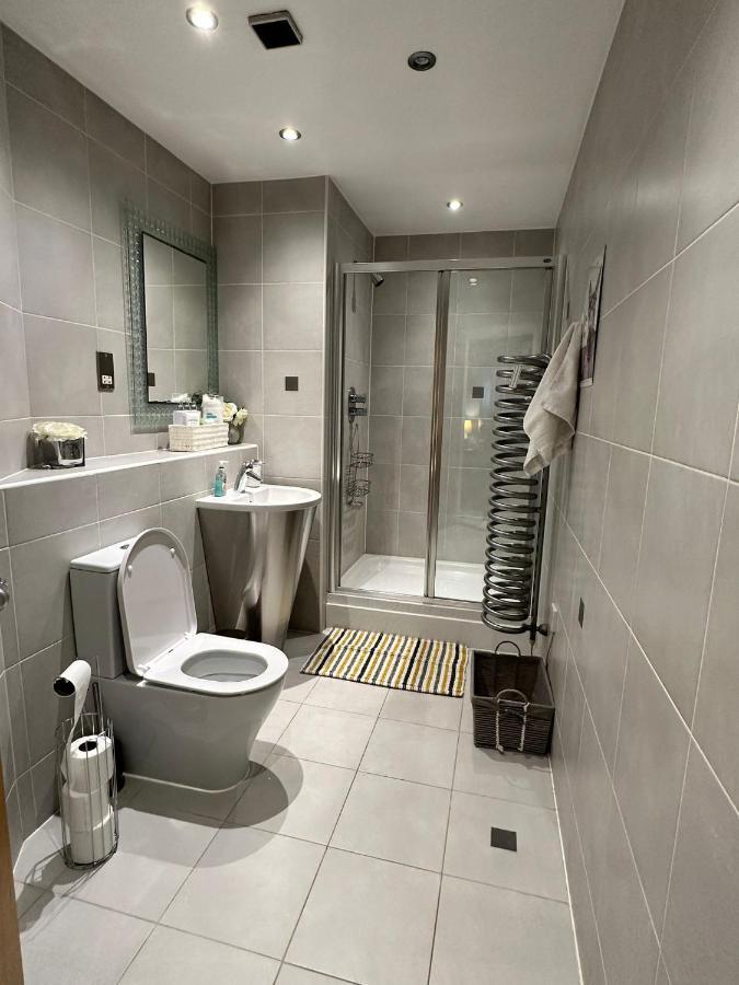 Fantastic And Modern City Centre Flat With Free Parking! Cardiff Eksteriør bilde