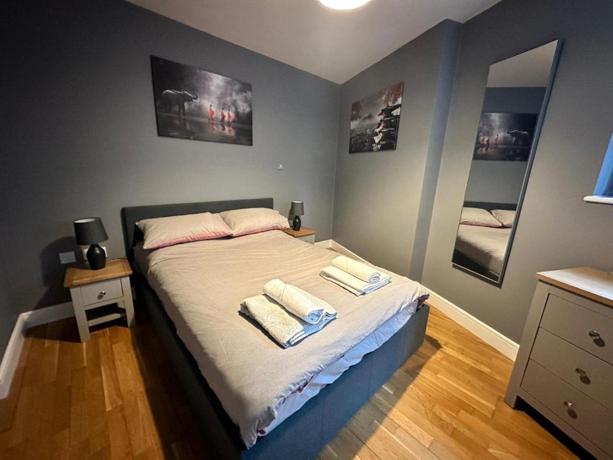 Fantastic And Modern City Centre Flat With Free Parking! Cardiff Eksteriør bilde